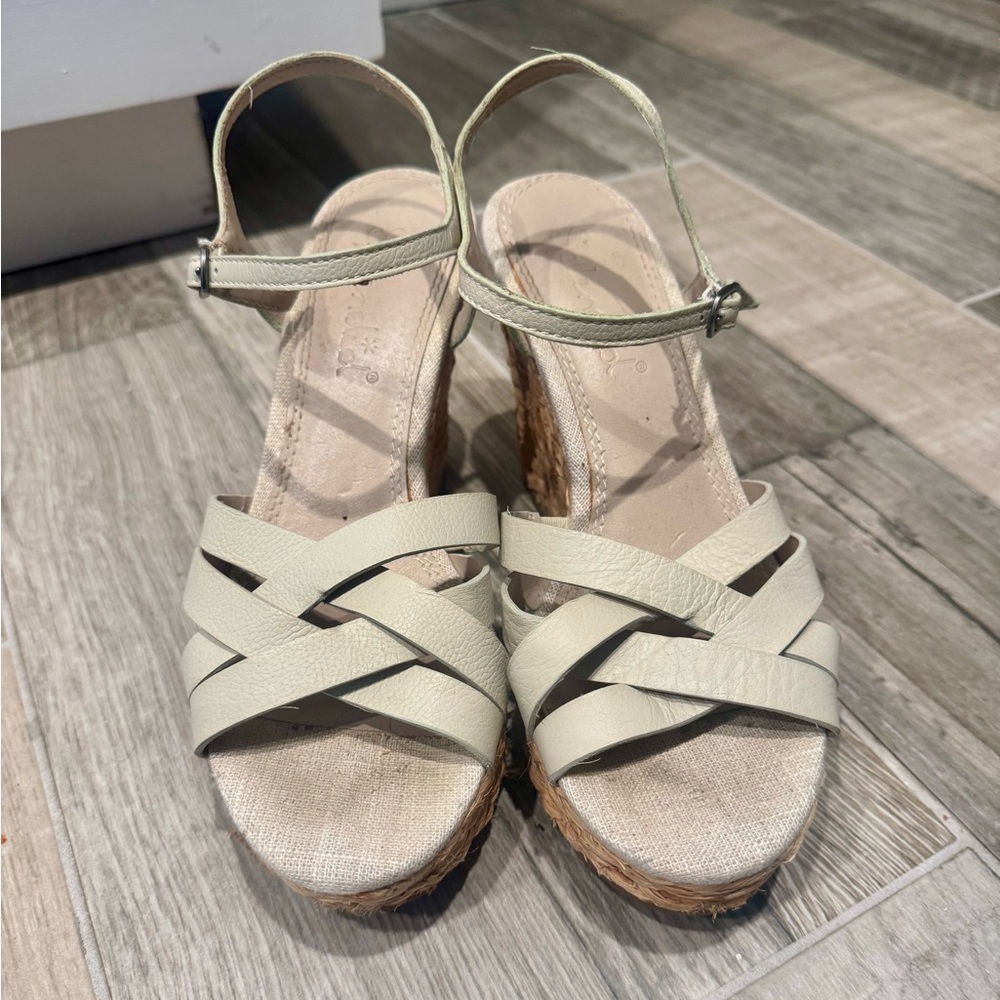 Splendid Wedge Sandals Size 7